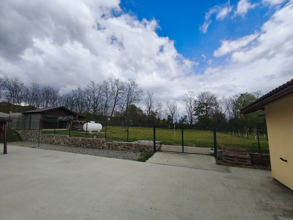 Casă P+1 modernă, complet echipată, cu teren mult, la Crasna