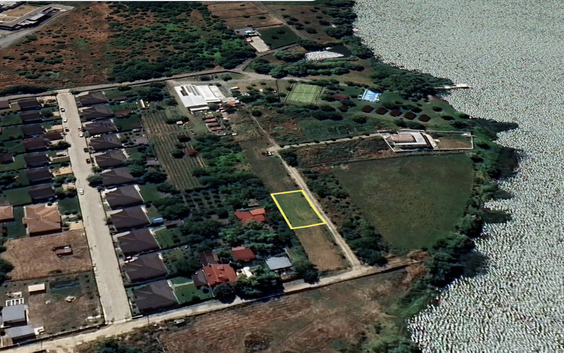 Priveliște spre lac.