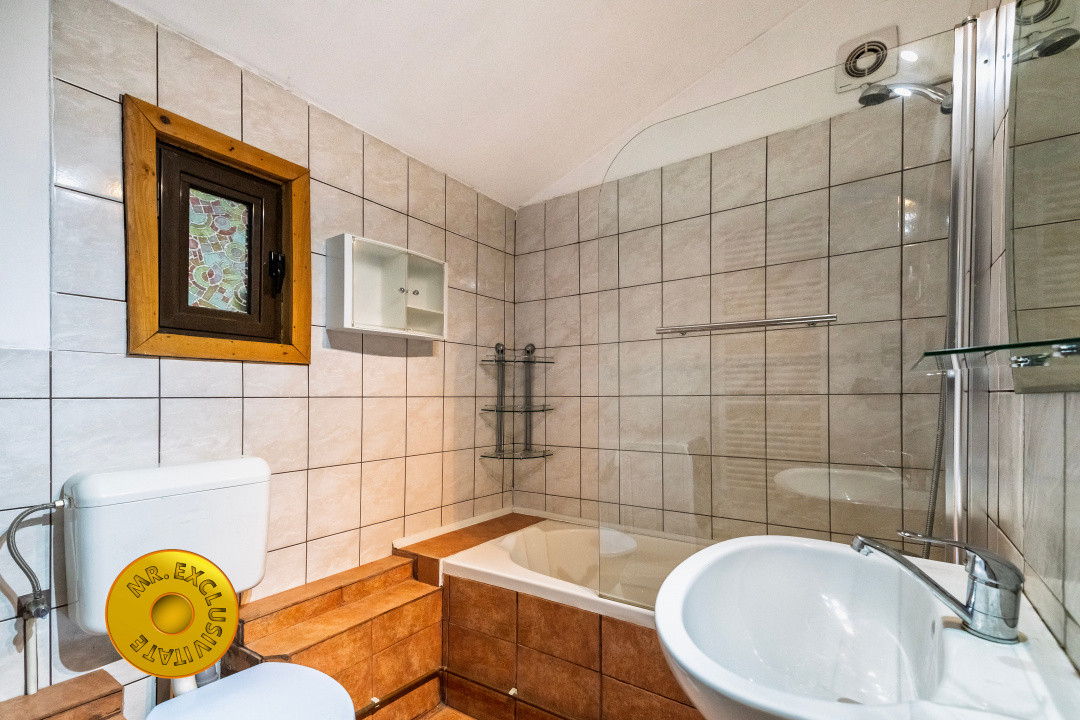 Teren intravilan 922 mp+ casa Turcesti -Pitesti!!