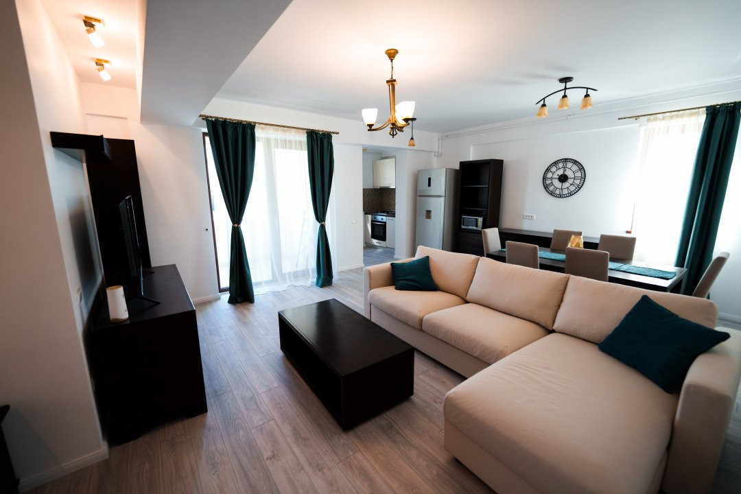 Apartament de închiriat 3 camere central 