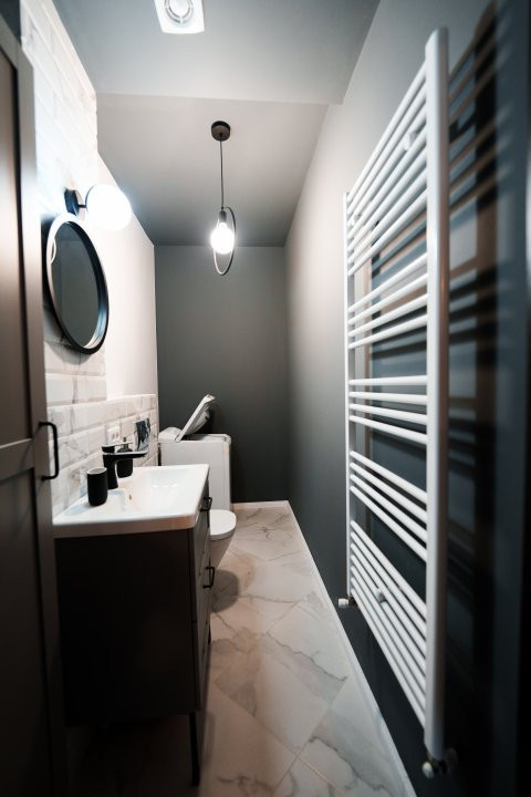 Apartament de închiriat 3 camere central 