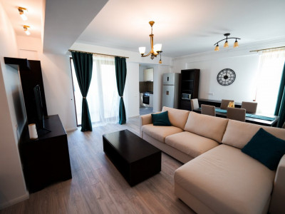 Apartament de închiriat 3 camere central 