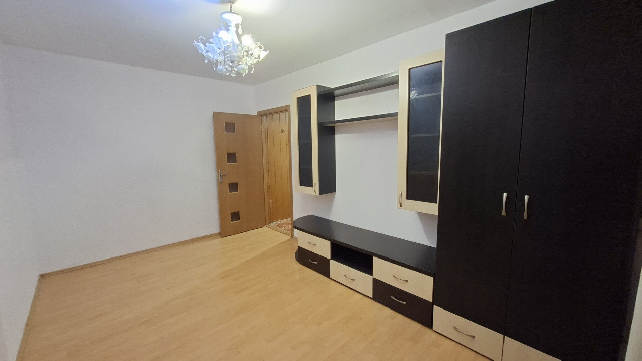 Apartament 2 camere vis-a-vis de Liceul Odobescu