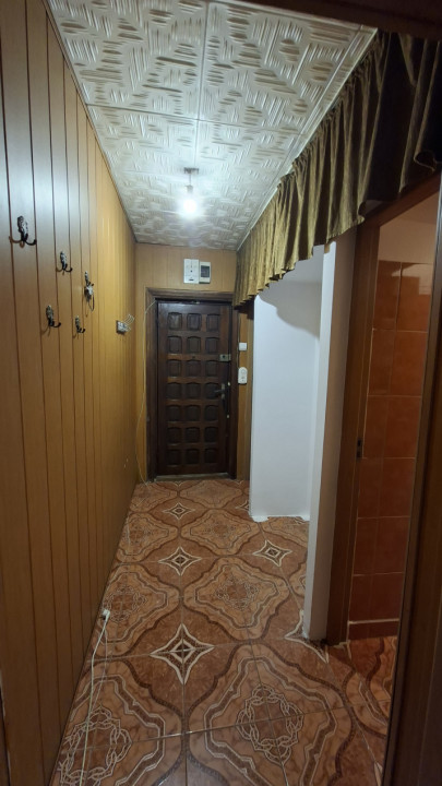 Apartament 2 camere vis-a-vis de Liceul Odobescu