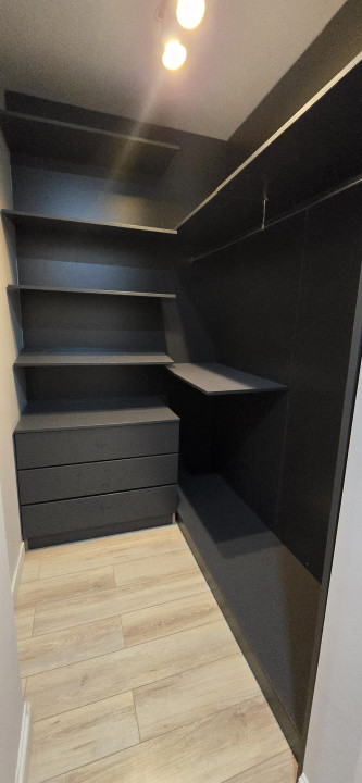 De Închiriat Apartament 3 camere Semicetral