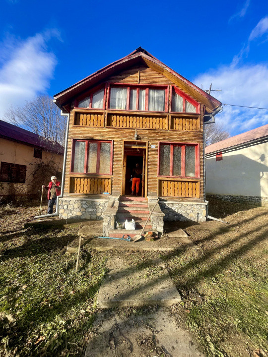 Casa de lemn 110 mp in Cornu de Jos 