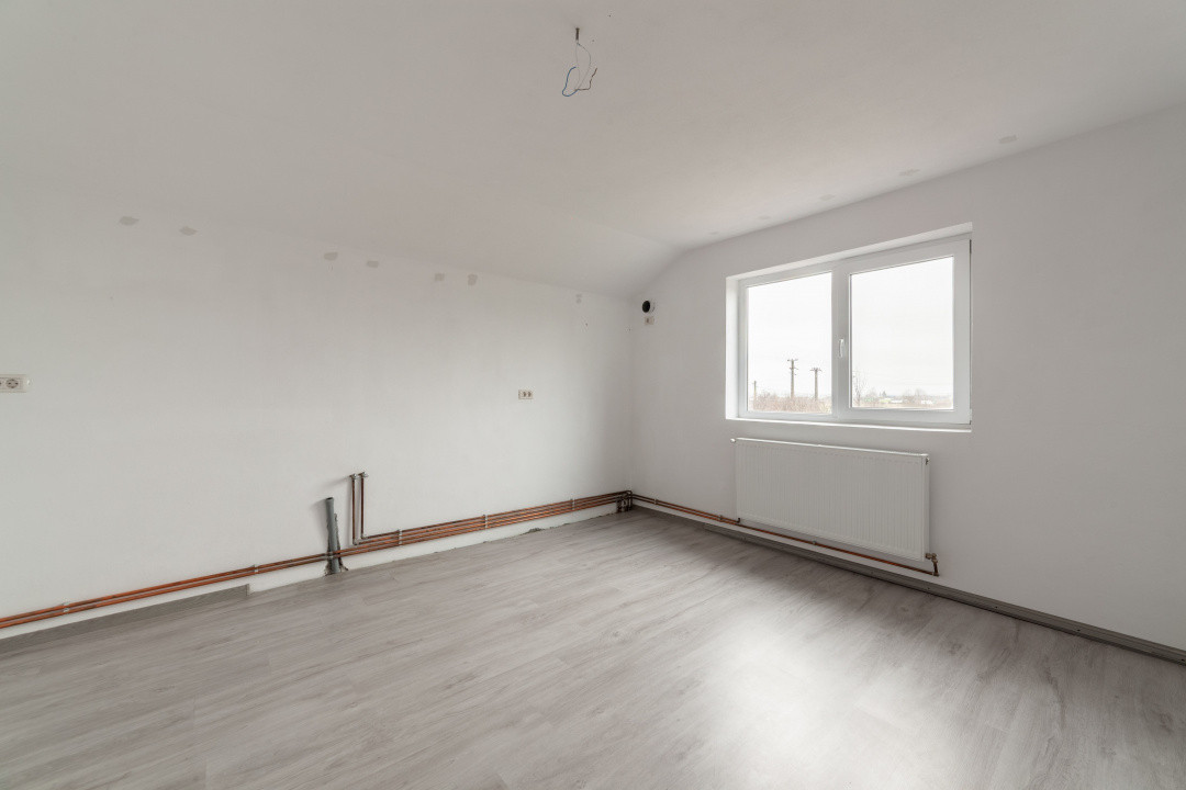 Casa P+M 130 mp, teren 818 mp – Calinesti, AG