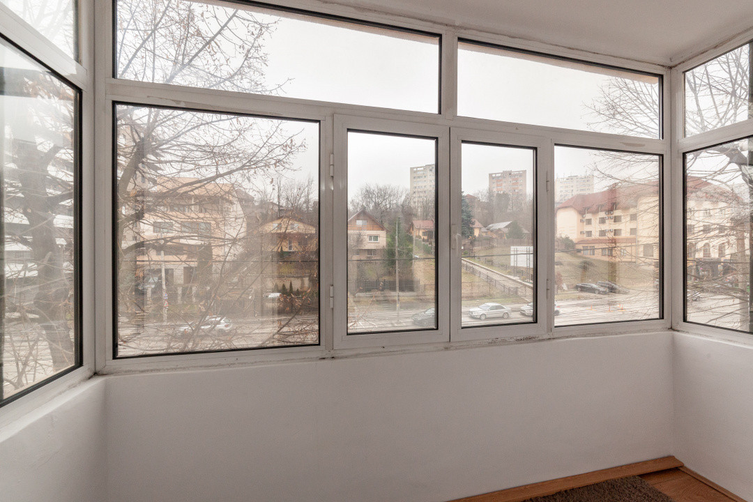 Ap. 2 camere - Frații Golesti -Gara Pitesti - zugravit/mobila noua