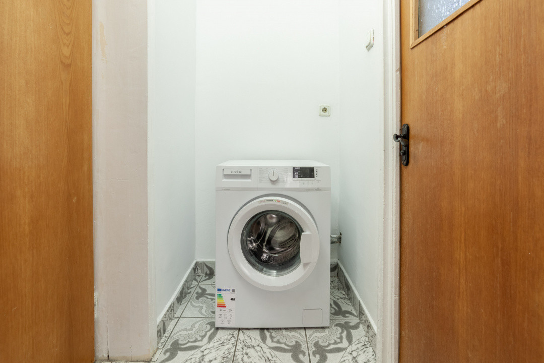 Ap. 2 camere - Frații Golesti -Gara Pitesti - zugravit/mobila noua