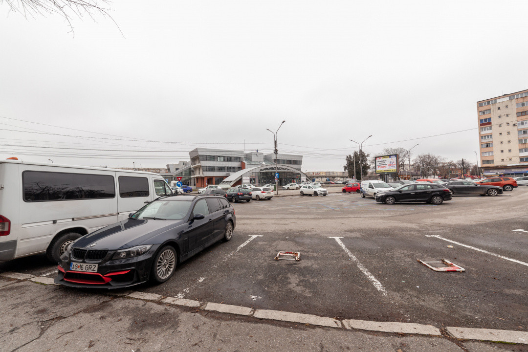 Ap. 2 camere - Frații Golesti -Gara Pitesti - zugravit/mobila noua