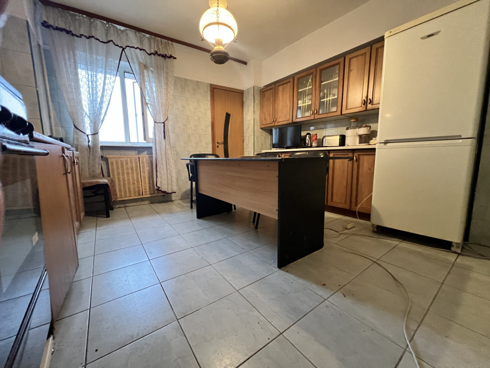 Apartament ultracentral 3 camere Maior Sontu Pitesti