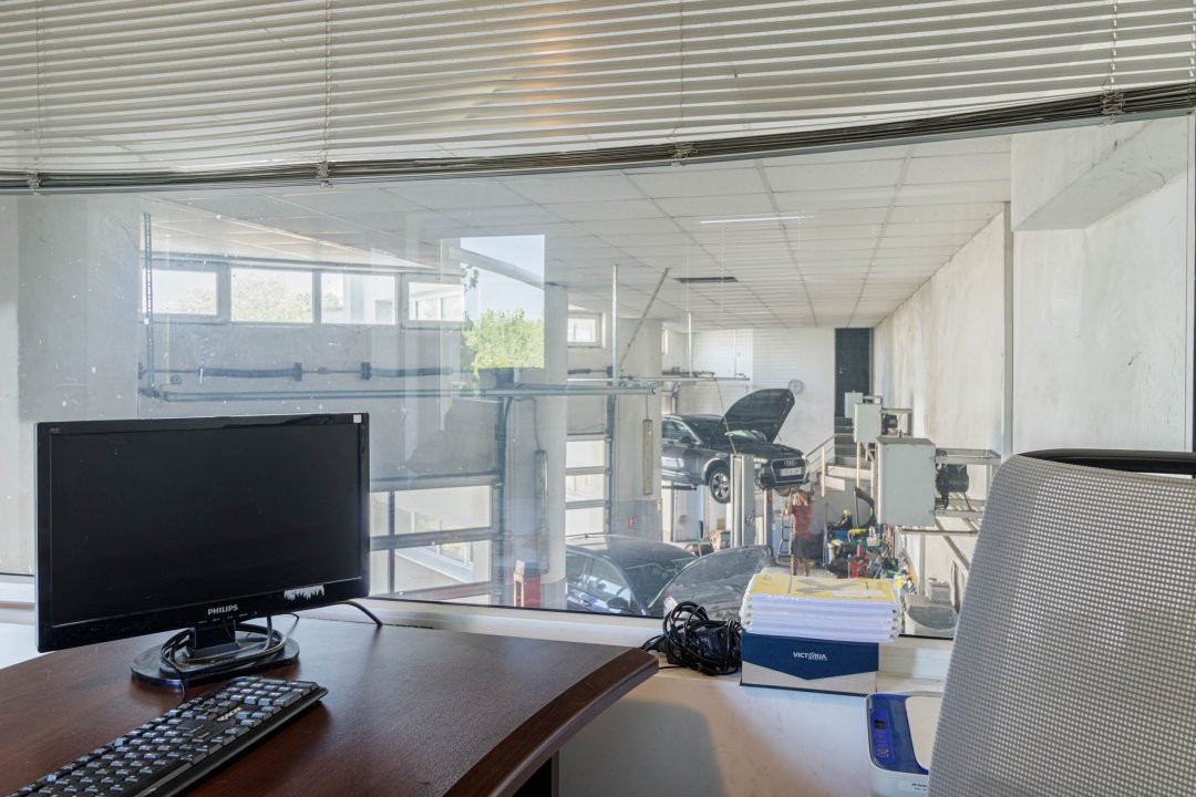 Clădire modernă, versatilă, cu terasă panoramică – locuință sau business 