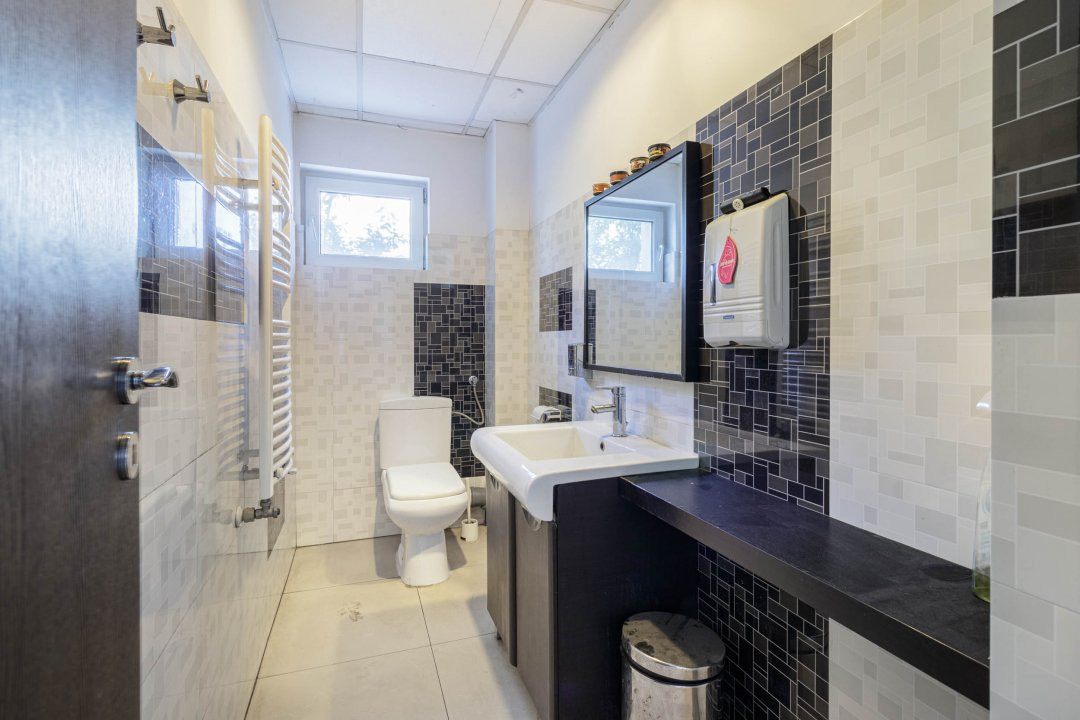 Clădire modernă, versatilă, cu terasă panoramică – locuință sau business 