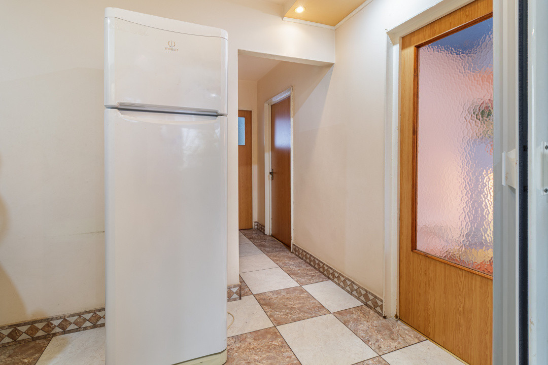 Apartament 3 camere decomandat centrala proprie