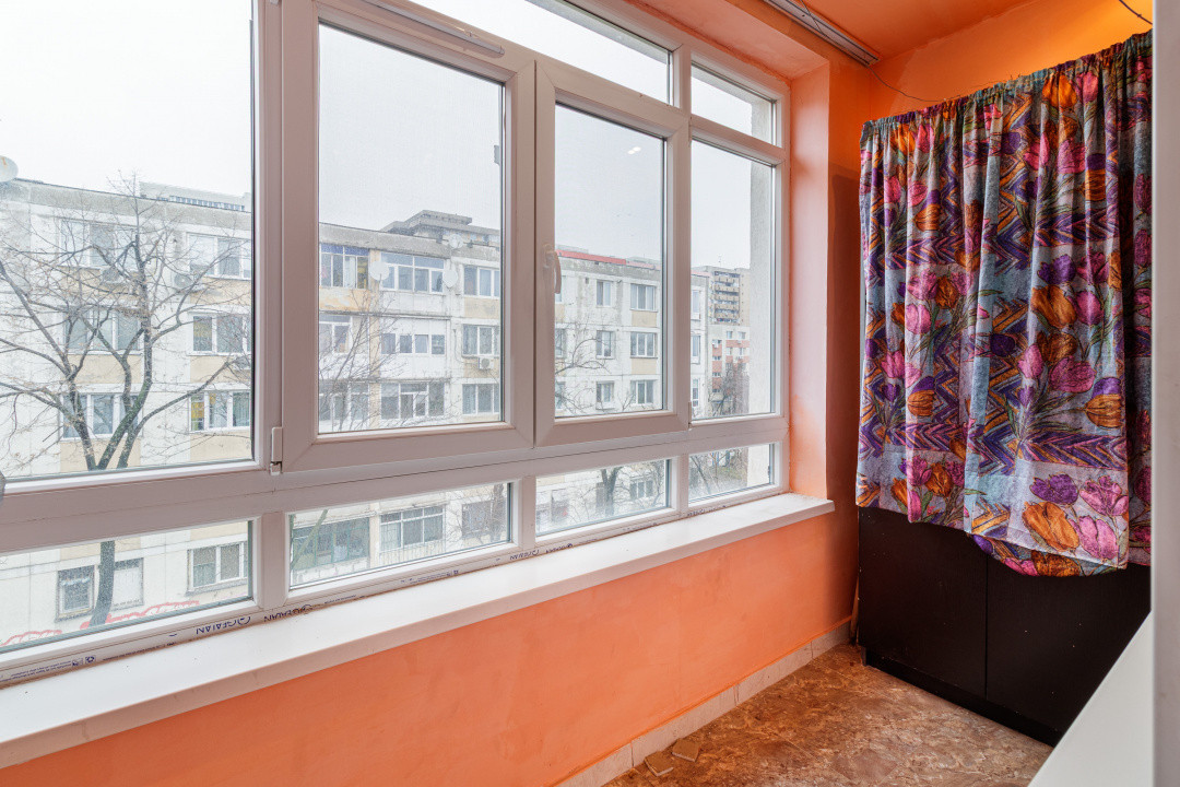 Apartament 3 camere decomandat centrala proprie