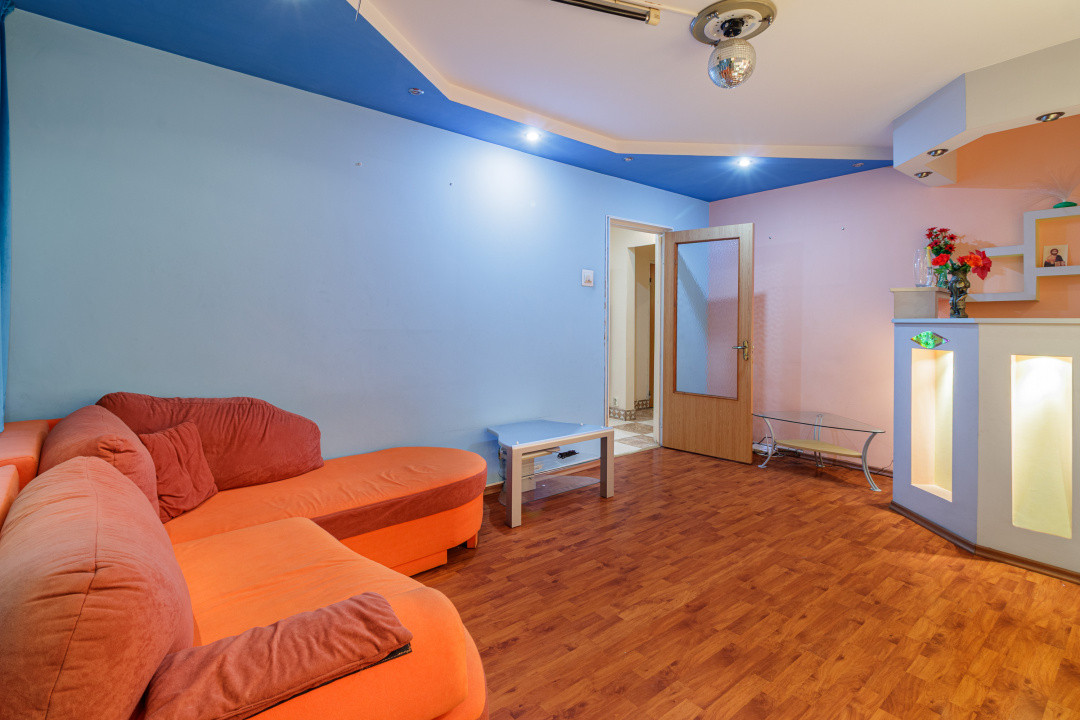 Apartament 3 camere decomandat centrala proprie