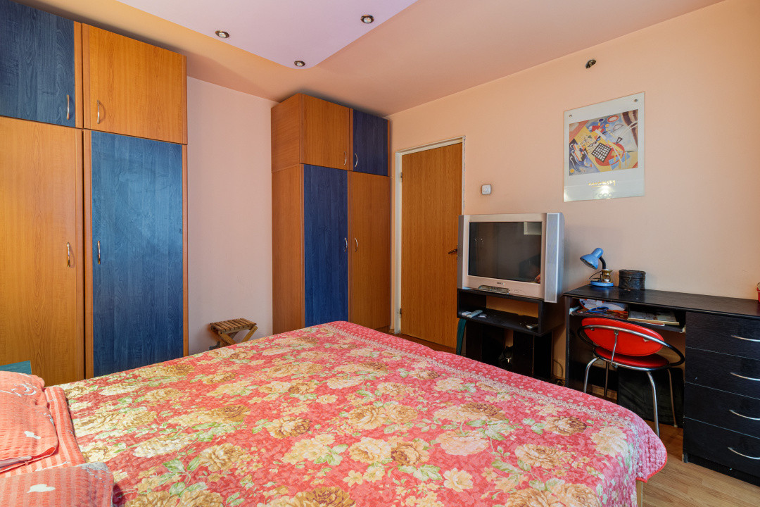 Apartament 3 camere decomandat centrala proprie