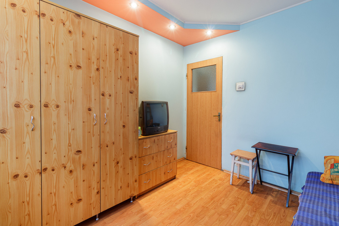 Apartament 3 camere decomandat centrala proprie