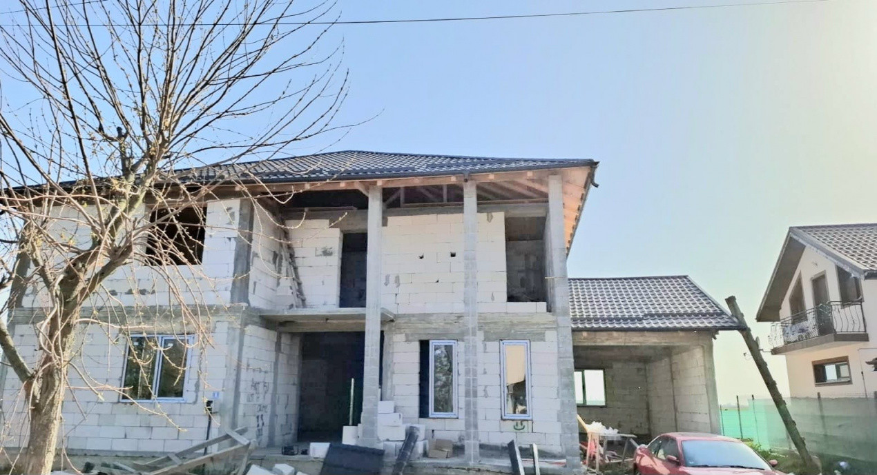 Casă la roșu de vânzare – Tărtășești- Teren 800 mp