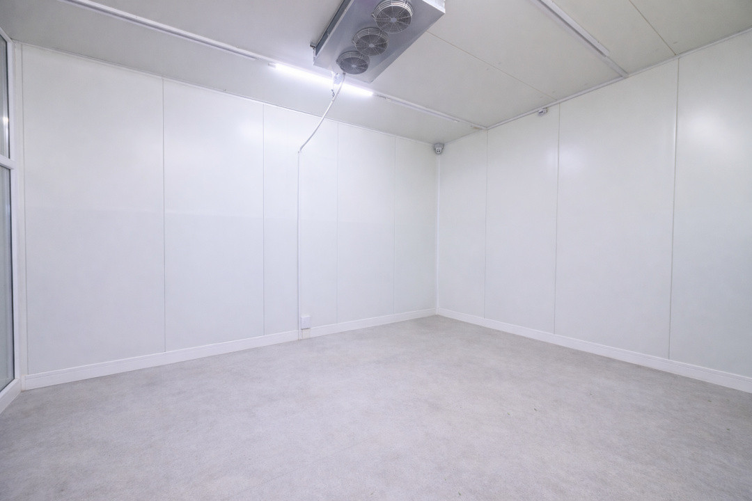 Hală industrială / spațiu comercial – VÂNZARE – DN 65B – Bradu, zonă comercială