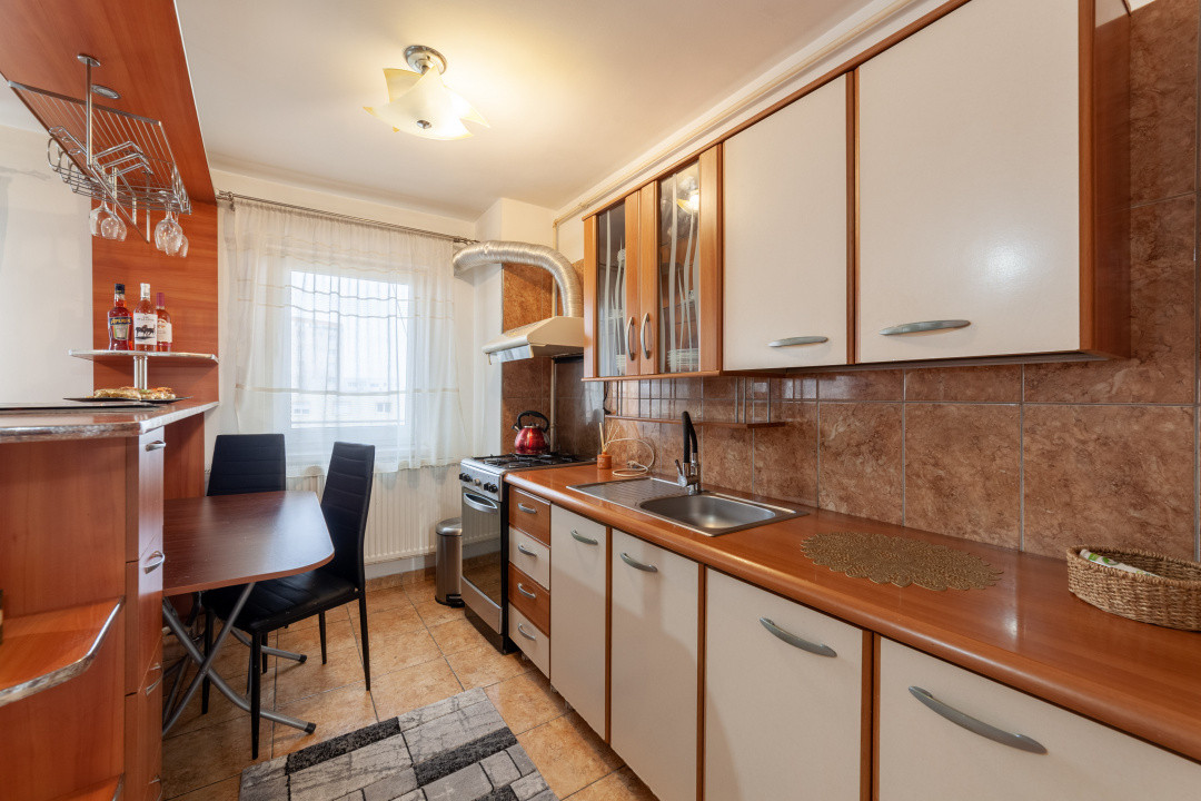 Apartament 2 camere – zona Nord, Pitești – cu boxă