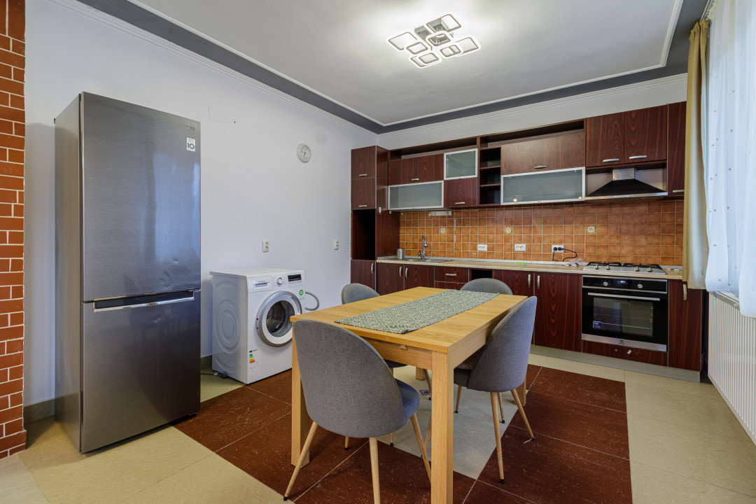 Apartament 3 camere de inchiriat, 110 mp, Otopeni, în spate la Lidl