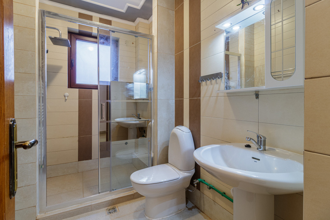 Apartament 3 camere de inchiriat, 110 mp, Otopeni, în spate la Lidl