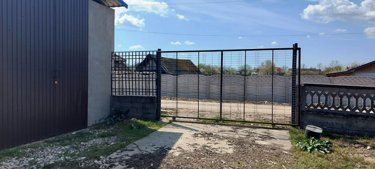 Casă cu hală industrială Drăguțești