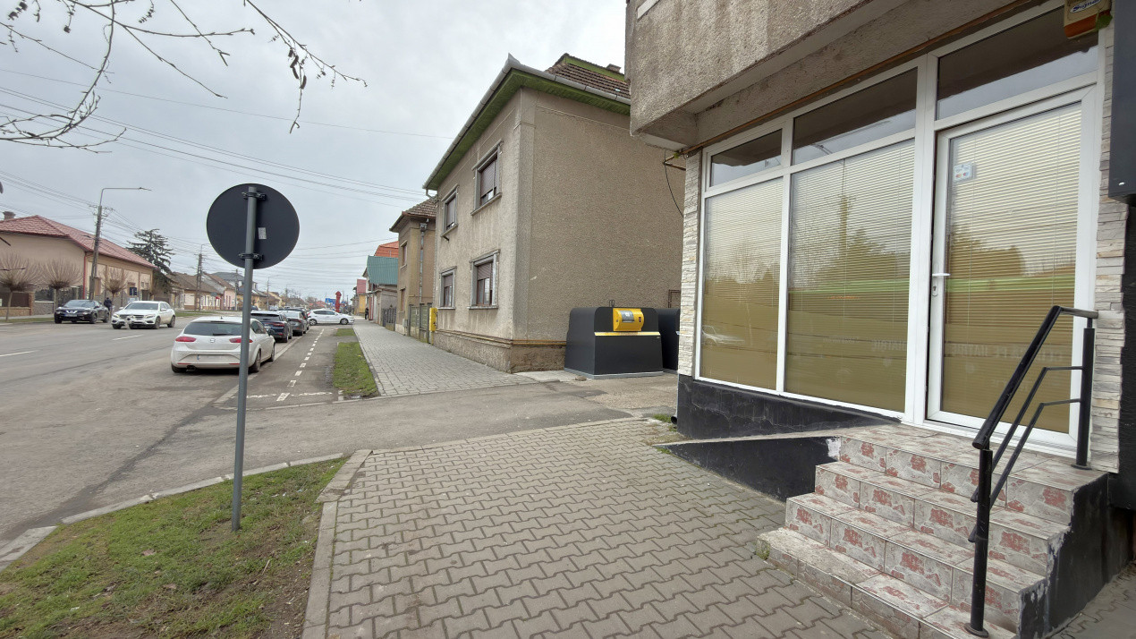 Spațiu Comercial Stradal 30 mp/Trafic Intens Auto și Pietonal/C.A.Române - Carei