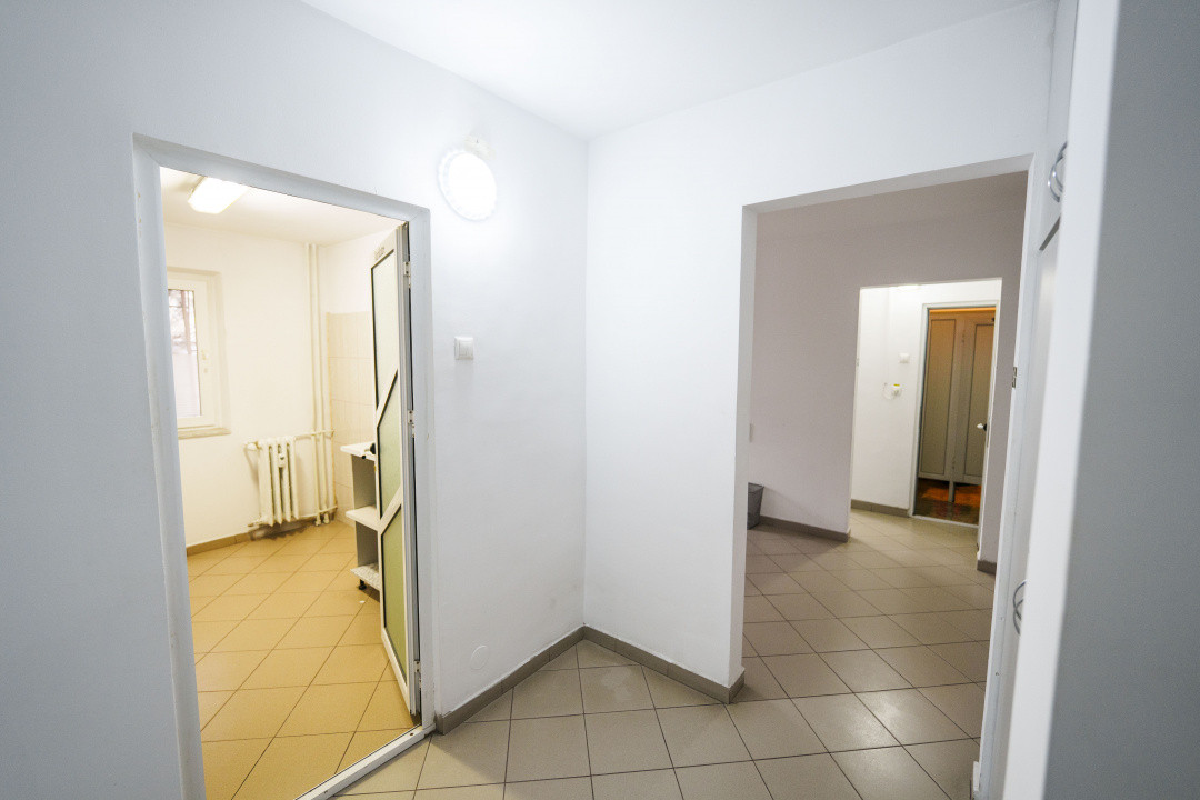 Spatiu parter 56 mp ideal cabinet medical, birouri sau servicii – Sarari