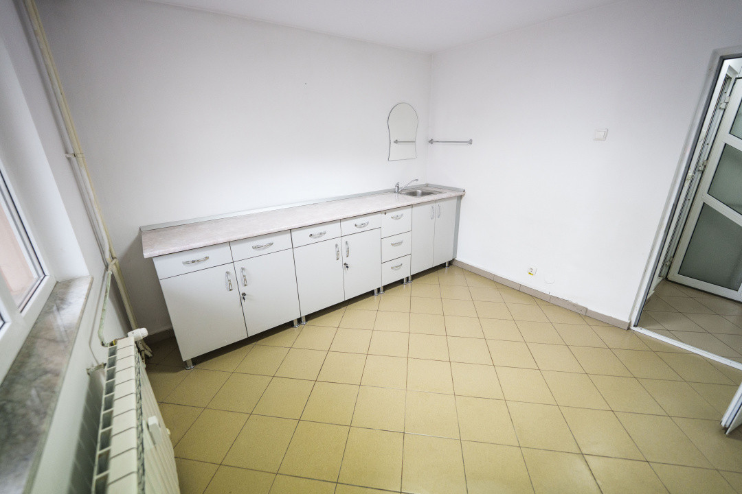 Spatiu parter 56 mp ideal cabinet medical, birouri sau servicii – Sarari