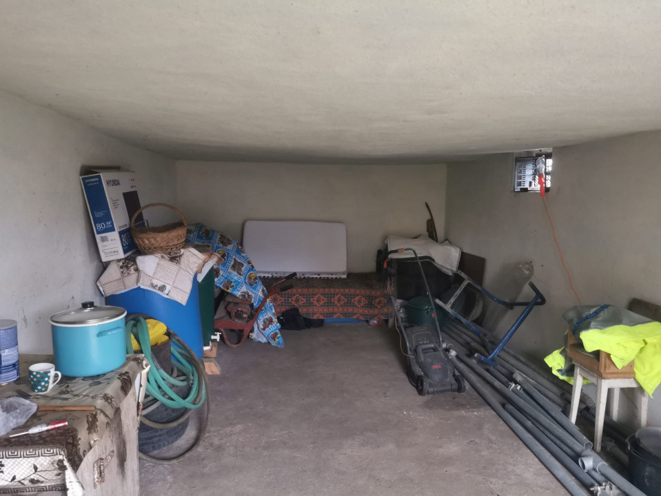 De vanzare casa in Argetoaia cu teren 7.000 mp