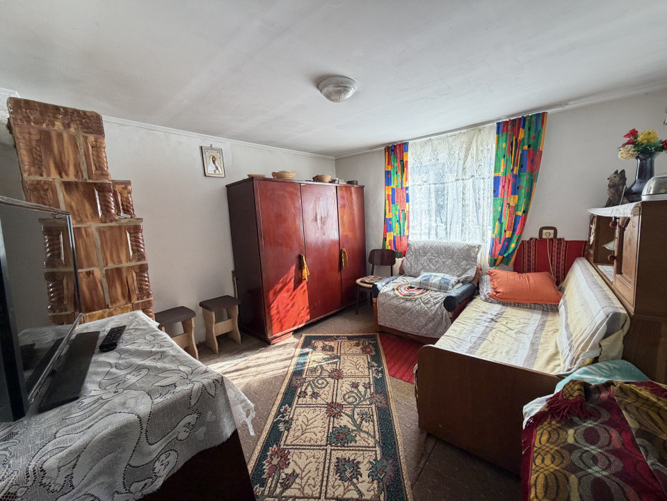 Casa Batraneasca la 8 km de Topoloveni