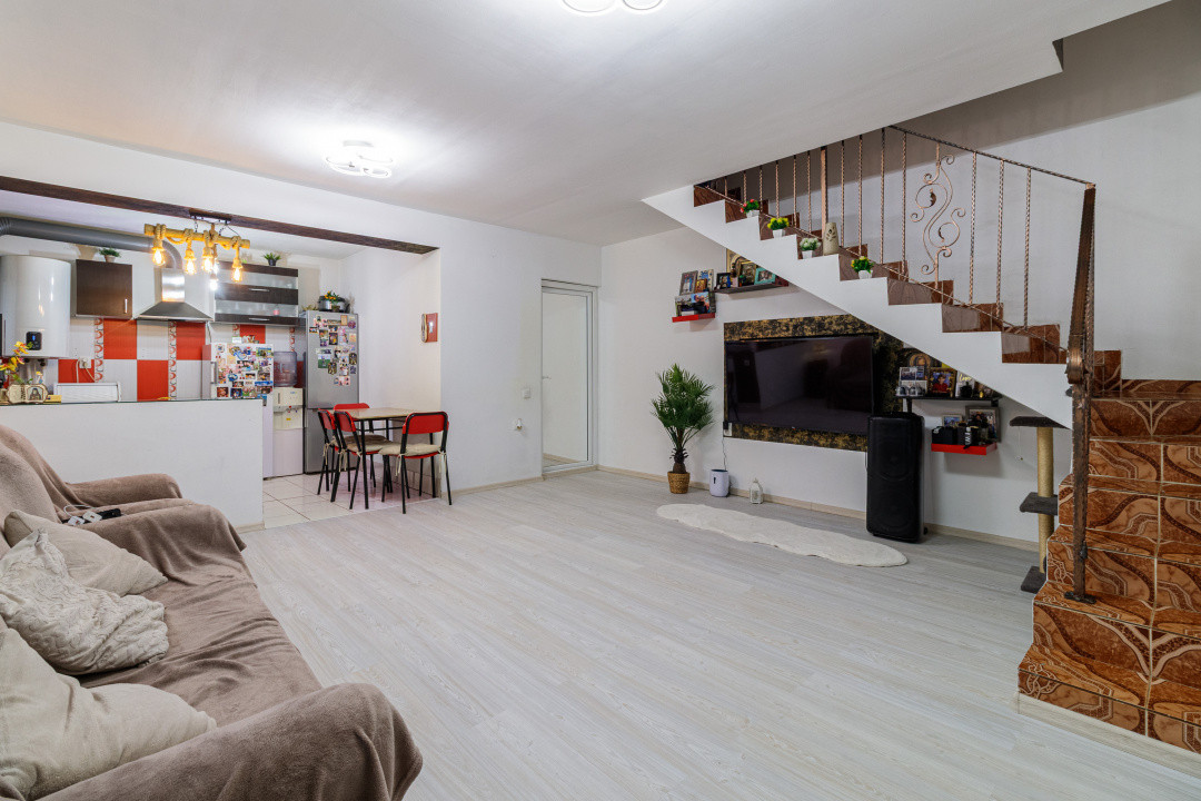 Casa 3 camere Dragomiresti strada principala