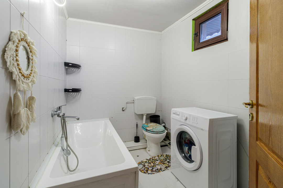 Casa 3 camere Dragomiresti strada principala