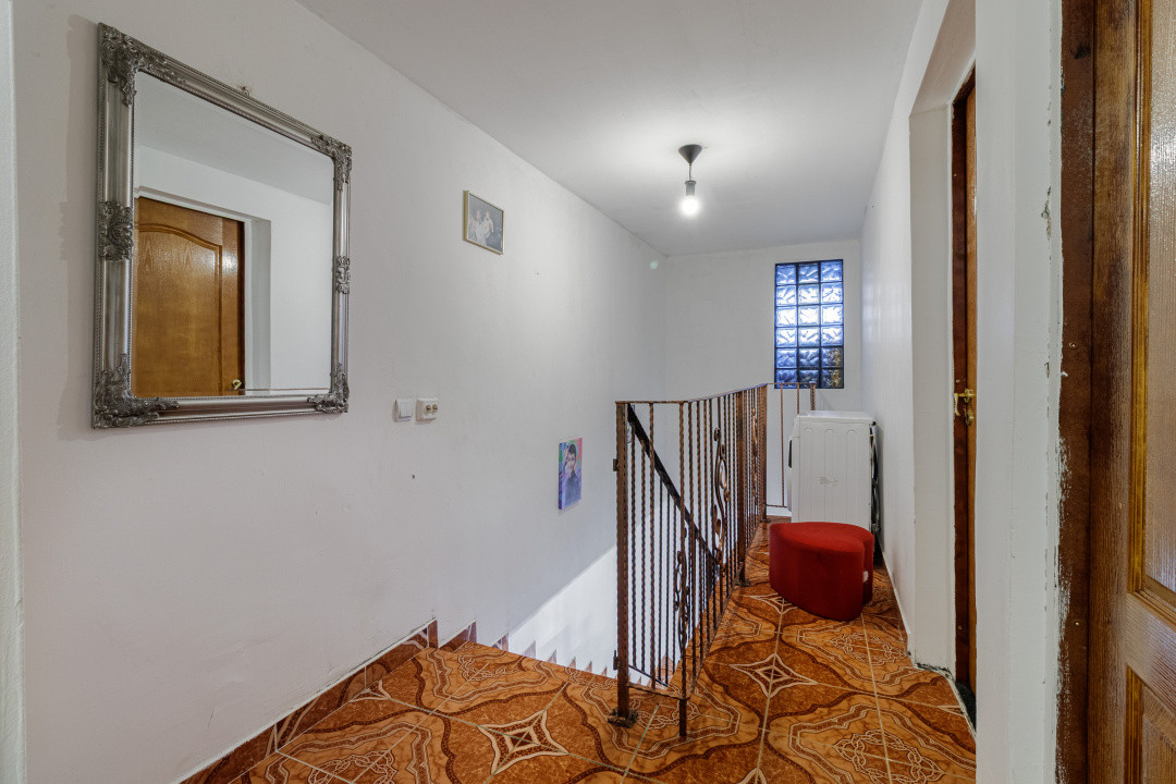 Casa 3 camere Dragomiresti strada principala