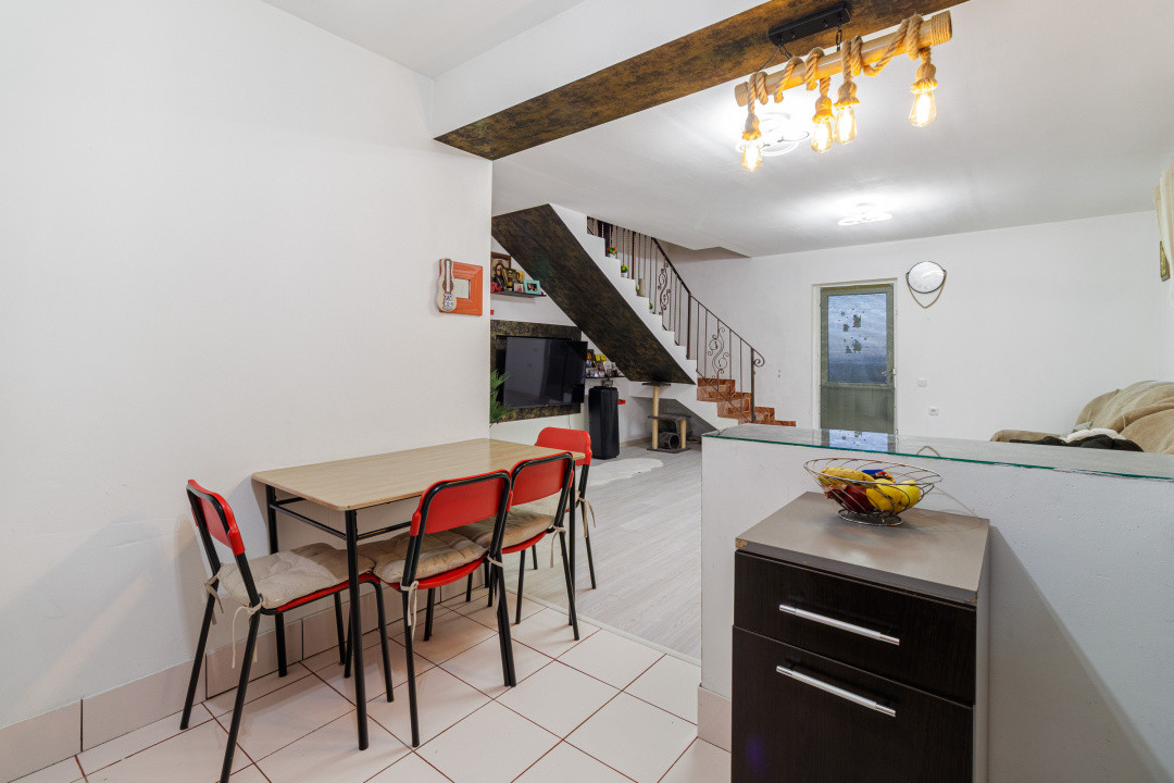 Casa 3 camere Dragomiresti strada principala