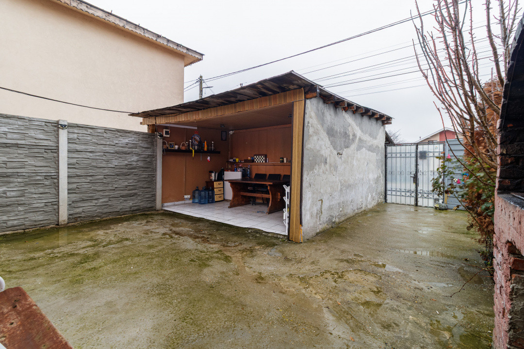 Casa 3 camere Dragomiresti strada principala