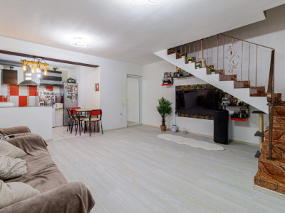 Casa 3 camere Dragomiresti strada principala