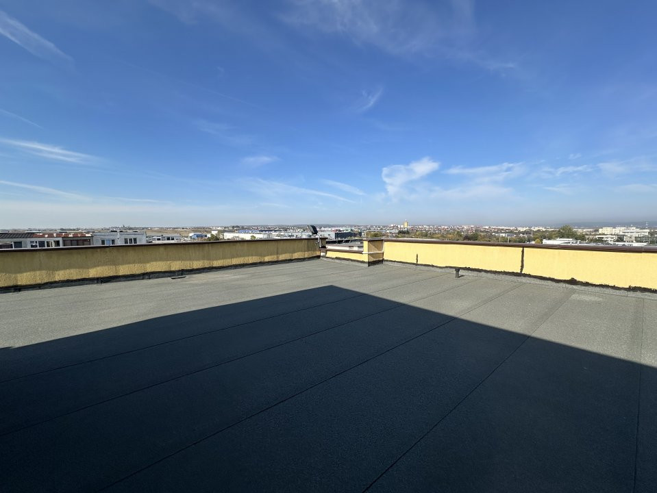 Spațiu premium pentru clinici și companii – eficiență energetică cu panouri foto