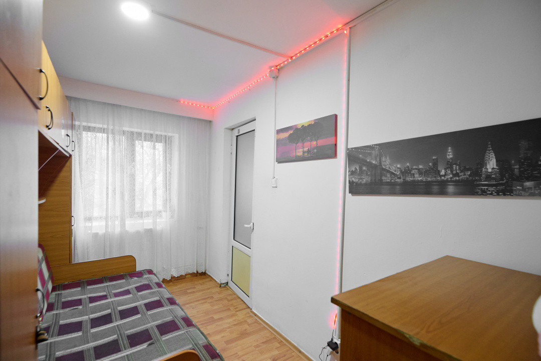 Apartament 3 Camere Trivale, strada Bradului- etaj 1, 