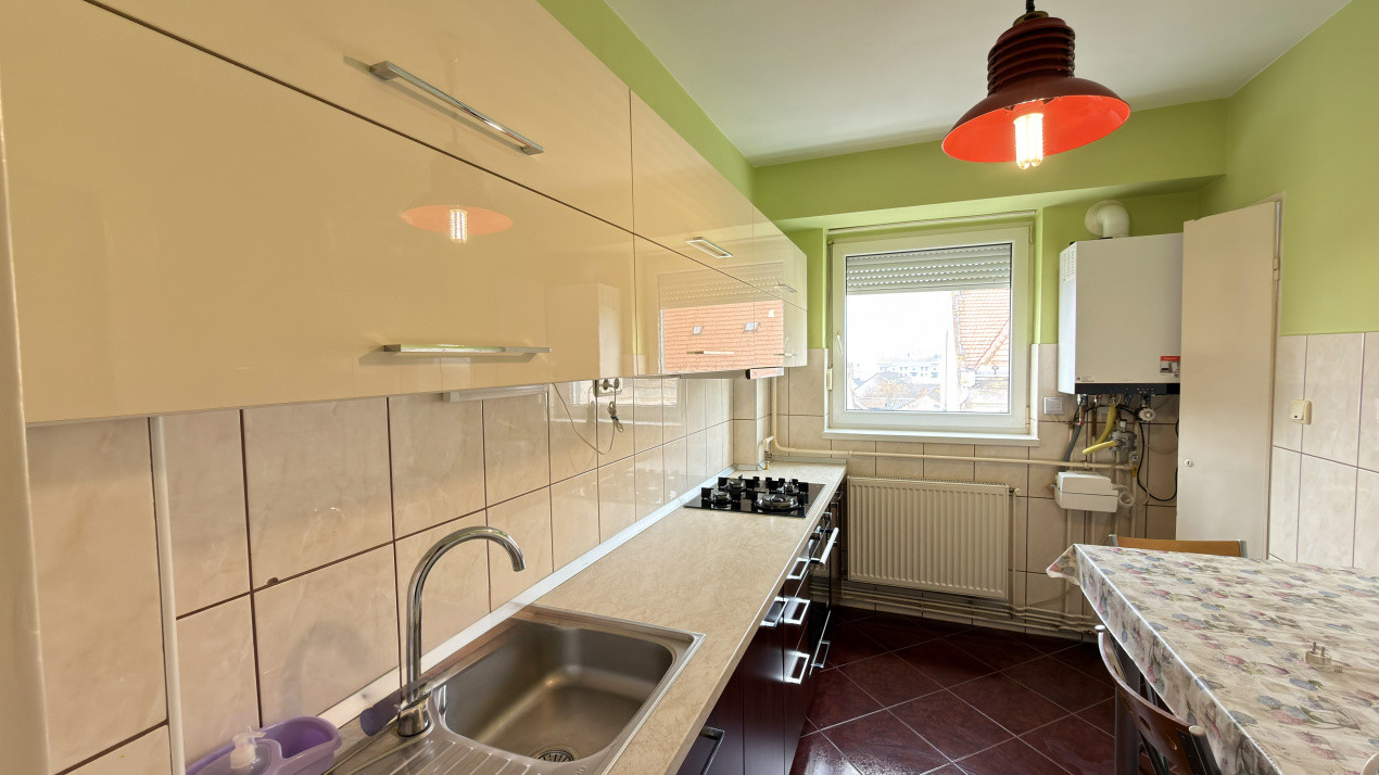 De Inchiriat Apartament 2 camere Republicii Etaj III - Carei-Comision 0% chiriaș