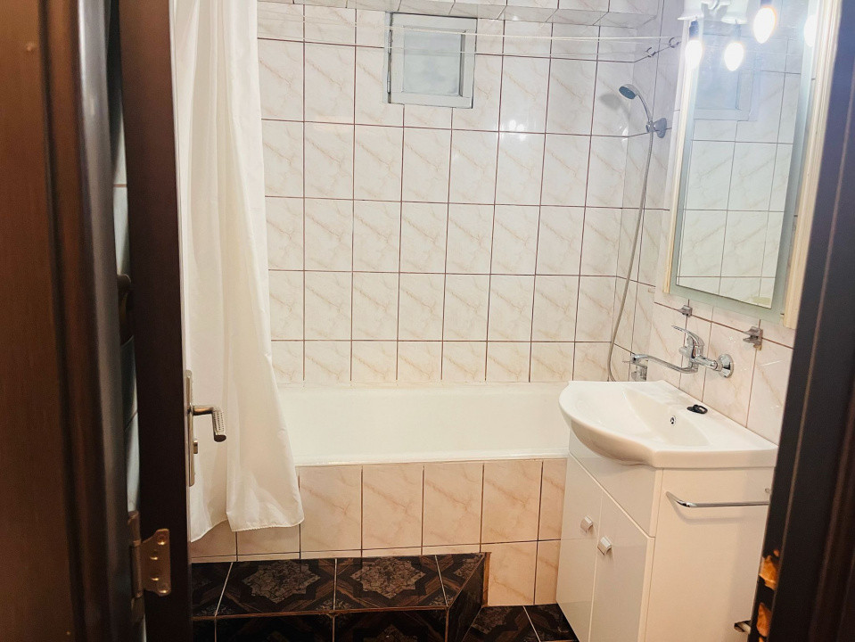 Apartament spatios 2 camere, centru, priveliste superba - zona Universitate