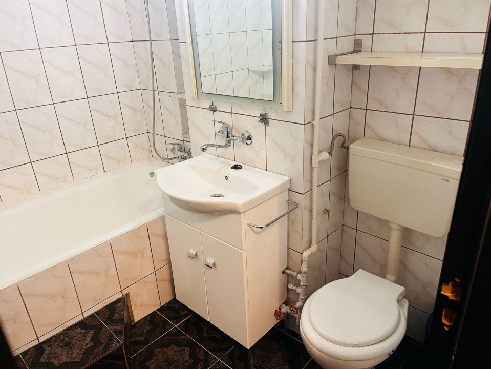 Apartament spatios 2 camere, centru, priveliste superba - zona Universitate