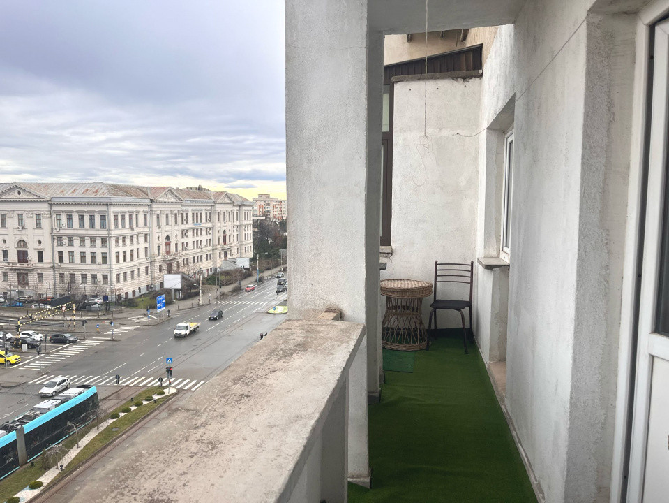 Apartament spatios 2 camere, centru, priveliste superba - zona Universitate