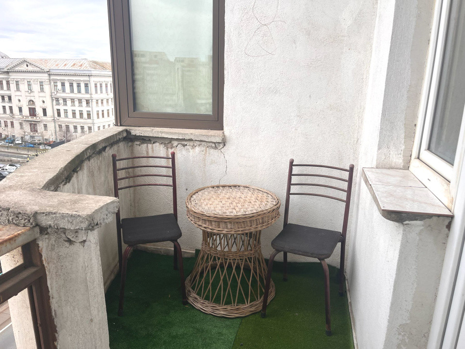 Apartament spatios 2 camere, centru, priveliste superba - zona Universitate