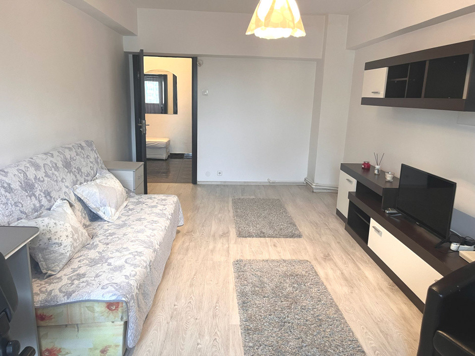 Apartament spatios 2 camere, centru, priveliste superba - zona Universitate