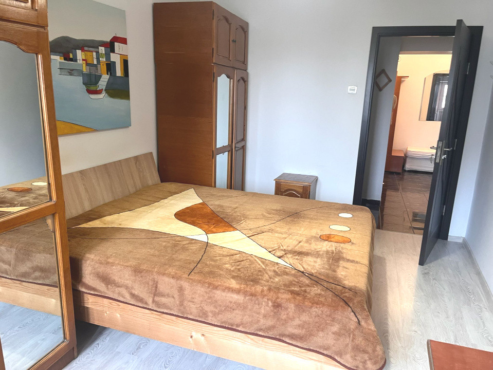 Apartament spatios 2 camere, centru, priveliste superba - zona Universitate