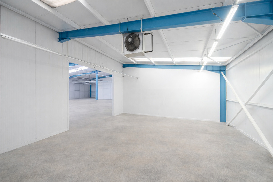 Hala industriala / spatiu comercial – VANZARE – DN 65B – Bradu-Pitesti!