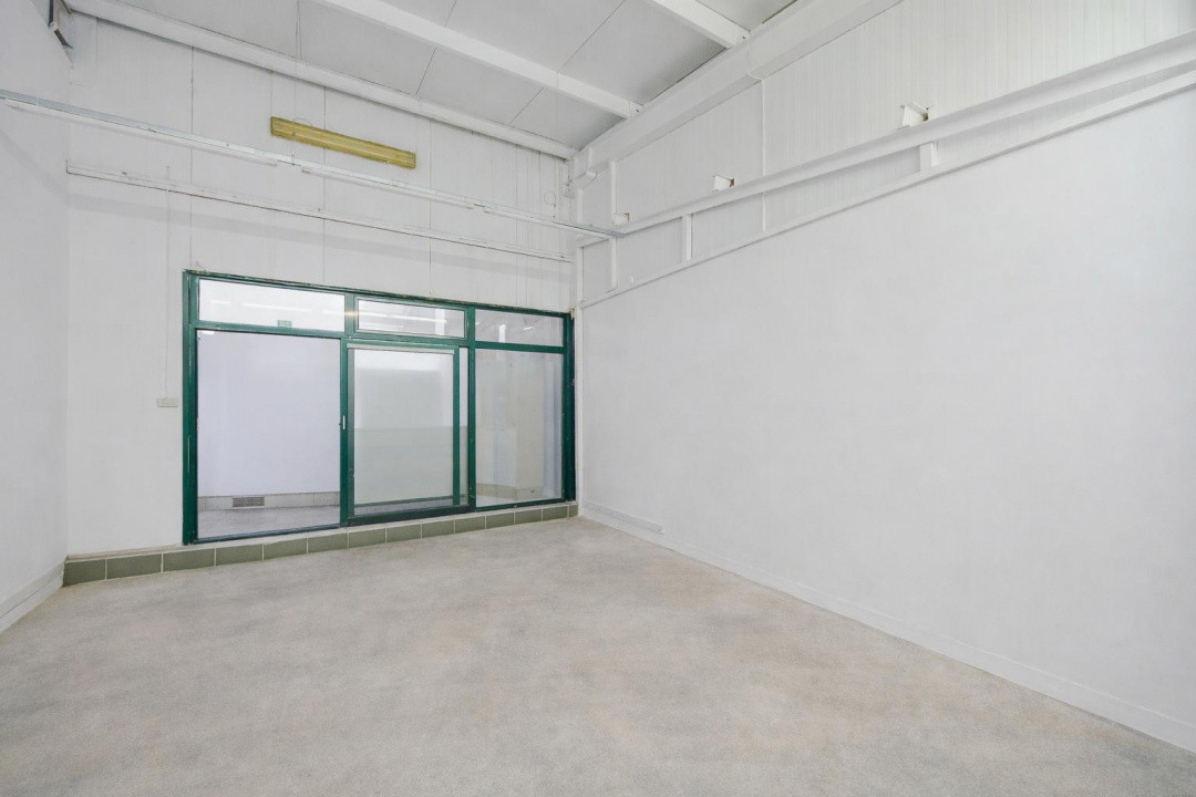 Hala | Spațiu comercial Bradu – vizibilitate ridicată, acces autostrada rapid